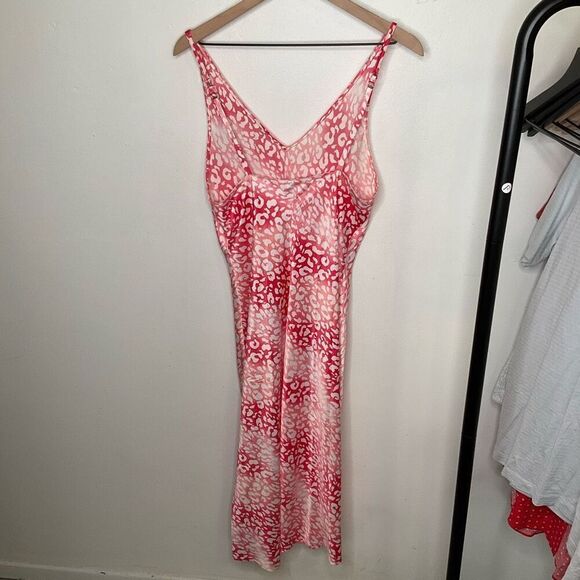 Natori Satin Nightgown - Picture 2 of 6